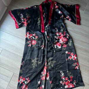Jones New York Women's XL Robe Black/Red/Floral